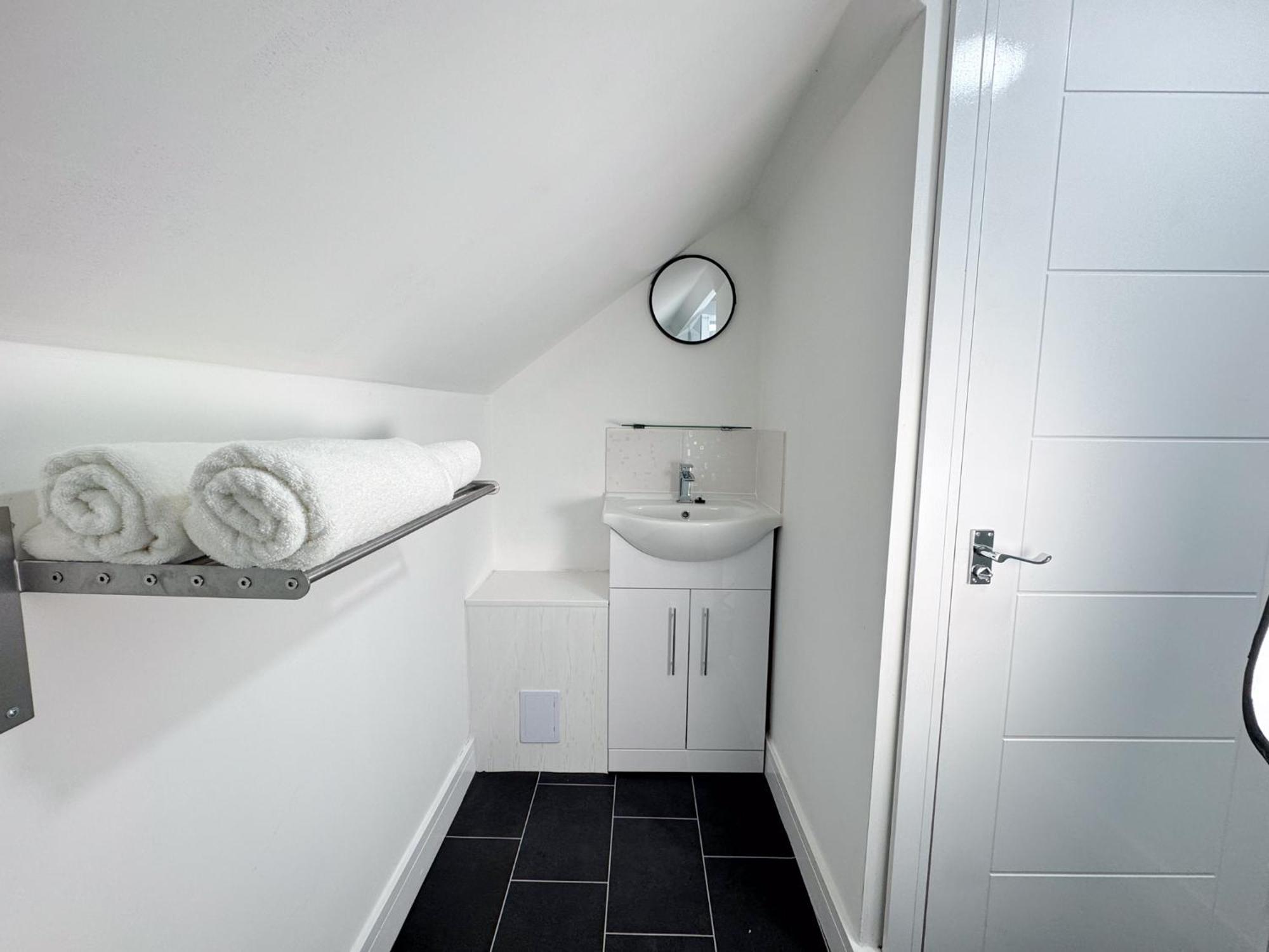 Newport 2br Modern Ensuite Loft Centre Apartment